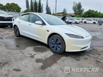 Czwarte zdjęcie samochodu z boku: 2025 TESLA MODEL 3 VIN:5YJ3E1EA3SF895056 - miniatura