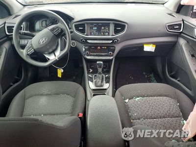 Zdjęcie 8 z 12 samochodu: 2019 HYUNDAI IONIQ BLUE VIN:KMHC65LC8KU140805 - miniatura