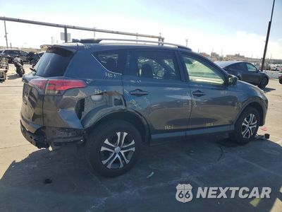 Trzecie zdjęcie samochodu z tyłu: 2017 TOYOTA RAV4 LE VIN:JTMZFREV1HJ100743 - miniatura