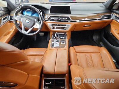 Zdjęcie 8 z 12 samochodu: 2019 BMW 750 I VIN:WBA7F0C52KGM24498 - miniatura