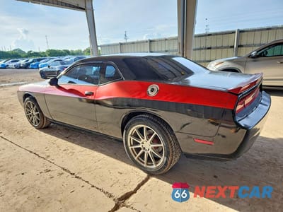 Drugie zdjęcie samochodu z przodu: 2013 DODGE CHALLENGER SXT VIN:2C3CDYAG7DH663101 - miniatura