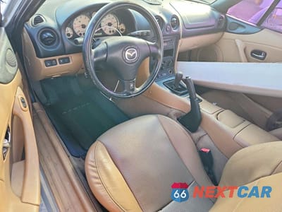 Zdjęcie 8 z 12 samochodu: 2001 MAZDA MX-5 MIATA BASE VIN:JM1NB353510204069 - miniatura
