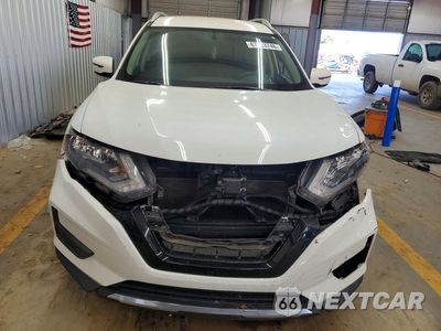 Piąte zdjęcie samochodu w środku: 2018 NISSAN ROGUE S VIN:5N1AT2MT9JC807270 - miniatura