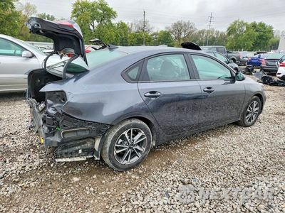 Trzecie zdjęcie samochodu z tyłu: 2023 KIA FORTE LXS VIN:3KPF24AD8PE518095 - miniatura