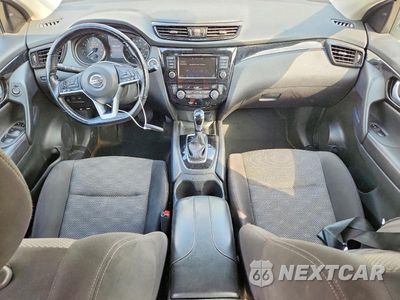 Zdjęcie 8 z 14 samochodu: 2021 NISSAN ROGUE SPORT SV VIN:JN1BJ1BWXMW669556 - miniatura