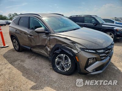 Czwarte zdjęcie samochodu z boku: 2025 HYUNDAI TUCSON BLUE VIN:KM8JBDD15SU383384 - miniatura
