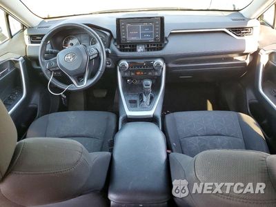 Zdjęcie 8 z 13 samochodu: 2020 TOYOTA RAV4 XLE VIN:2T3W1RFV7LW071582 - miniatura