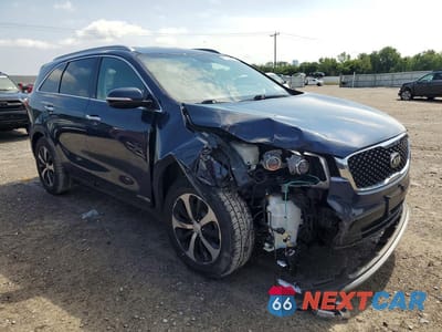 Czwarte zdjęcie samochodu z boku: 2016 KIA SORENTO EX VIN:5XYPHDA59GG018638 - miniatura