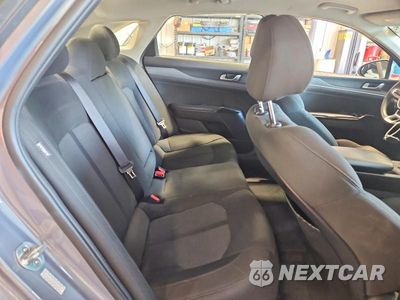 Zdjęcie 10 z 12 samochodu: 2021 KIA K5 LXS VIN:5XXG14J26MG013021 - miniatura