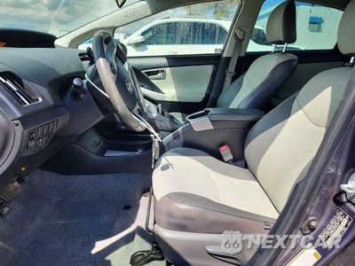 Zdjęcie 7 z 12 samochodu: 2013 TOYOTA PRIUS TWO VIN:JTDKN3DU9D1644377 - miniatura