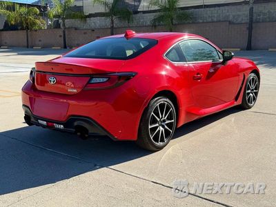 Czwarte zdjęcie samochodu z boku: 2024 TOYOTA GR86 BASE VIN:JF1ZNBB19R8754562 - miniatura
