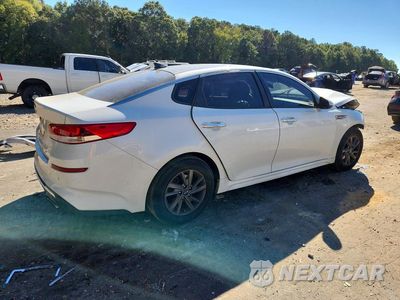 Trzecie zdjęcie samochodu z tyłu: 2019 KIA OPTIMA LX VIN:5XXGT4L38KG351596 - miniatura