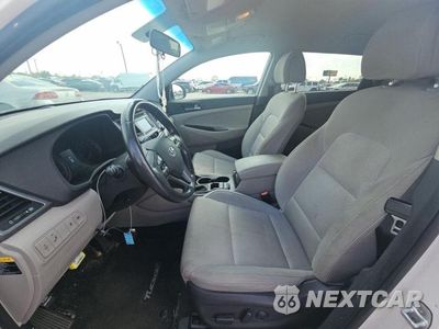 Piąte zdjęcie samochodu w środku: 2017 HYUNDAI TUCSON SPORT VIN:KM8J3CA2XHU275940 - miniatura