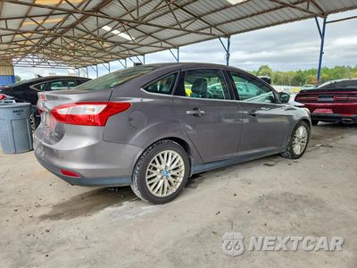 Trzecie zdjęcie samochodu z tyłu: 2012 FORD FOCUS SEL VIN:1FAHP3H28CL200638 - miniatura