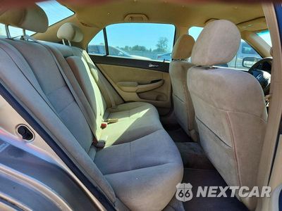 Zdjęcie 10 z 12 samochodu: 2003 HONDA ACCORD LX VIN:1HGCM56383A104560 - miniatura