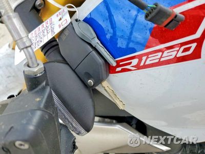 Zdjęcie 8 z 9 samochodu: 2022 BMW R 1250 R VIN:WB10J7308N6G23209 - miniatura