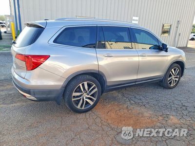 Trzecie zdjęcie samochodu z tyłu: 2017 HONDA PILOT TOURING VIN:5FNYF5H90HB005827 - miniatura