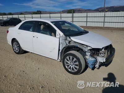 Czwarte zdjęcie samochodu z boku: 2013 TOYOTA COROLLA LE VIN:2T1BU4EE4DC085056 - miniatura