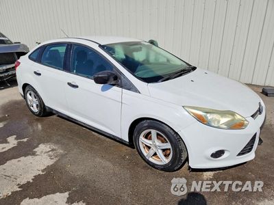 Czwarte zdjęcie samochodu z boku: 2014 FORD FOCUS S VIN:1FADP3E25EL410264 - miniatura