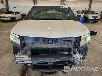 Piąte zdjęcie samochodu w środku: 2017 FORD EXPLORER XLT VIN:1FM5K7D82HGB90424 - miniatura