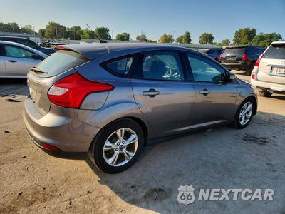 Trzecie zdjęcie samochodu z tyłu: 2014 FORD FOCUS SE VIN:1FADP3K23EL283762 - miniatura