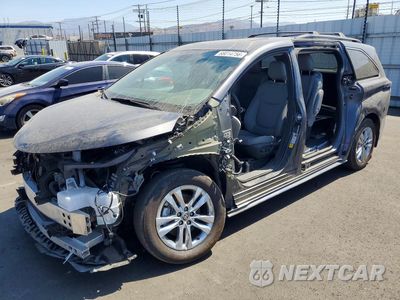 2025 TOYOTA SIENNA XLE 7-PASSENGER 5TDJRKEC9SS263323 - główne zdjęcie licytacji z USA - miniatura
