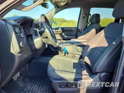 Zdjęcie 7 z 12 samochodu: 2022 CHEVROLET SILVERADO K1500 CUSTOM VIN:1GCPDBEK3NZ626654 - miniatura