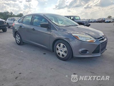 Czwarte zdjęcie samochodu z boku: 2012 FORD FOCUS S VIN:1FAHP3E29CL328875 - miniatura