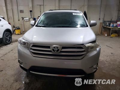 Piąte zdjęcie samochodu w środku: 2013 TOYOTA HIGHLANDER SE VIN:5TDBK3EH7DS265651 - miniatura