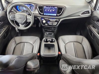 Zdjęcie 8 z 13 samochodu: 2026 CHRYSLER PACIFICA SELECT VIN:2C4RC1BG8TR193748 - miniatura