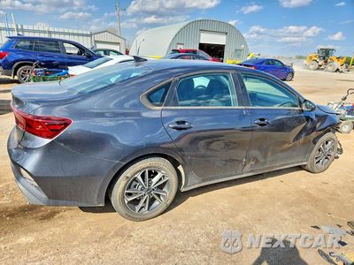 Trzecie zdjęcie samochodu z tyłu: 2024 KIA FORTE LXS VIN:3KPF24AD9RE841378 - miniatura