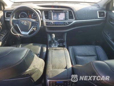 Zdjęcie 8 z 13 samochodu: 2019 TOYOTA HIGHLANDER LIMITED PLATINUM VIN:5TDDZRFH3KS743275 - miniatura