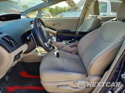 Zdjęcie 7 z 12 samochodu: 2013 TOYOTA PRIUS THREE VIN:JTDKN3DU5D0343000 - miniatura