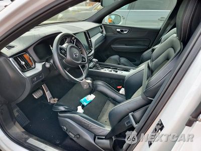 Zdjęcie 8 z 12 samochodu: 2019 VOLVO XC60 T6 R-DESIGN VIN:LYVA22RM7KB228695 - miniatura