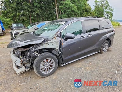 2025 TOYOTA SIENNA XLE 8-PASSENGER 5TDYRKEC6SS242010 - główne zdjęcie licytacji z USA - miniatura