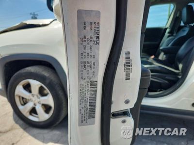Zdjęcie 13 z 13 samochodu: 2018 JEEP COMPASS LATITUDE VIN:3C4NJDBB7JT192532 - miniatura