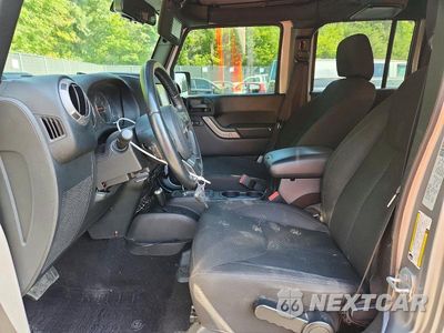 Zdjęcie 7 z 13 samochodu: 2015 JEEP WRANGLER UNLIMITED SPORT VIN:1C4BJWDG1FL771185 - miniatura