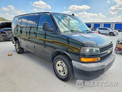 Czwarte zdjęcie samochodu z boku: 2019 CHEVROLET EXPRESS G2500 DELIVERY VAN VIN:1GCWGAFPXK1333254 - miniatura