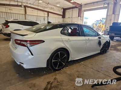 Trzecie zdjęcie samochodu z tyłu: 2019 TOYOTA CAMRY XSE VIN:4T1B61HK6KU283921 - miniatura