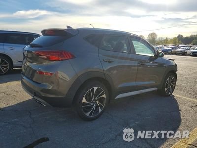 Trzecie zdjęcie samochodu z tyłu: 2020 HYUNDAI TUCSON SPORT VIN:KM8J3CAL2LU161383 - miniatura