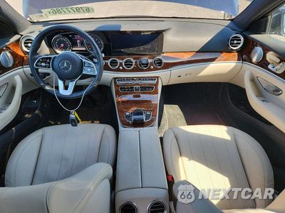 Zdjęcie 8 z 12 samochodu: 2019 MERCEDES-BENZ E 300 4MATIC VIN:WDDZF4KB2KA555983 - miniatura