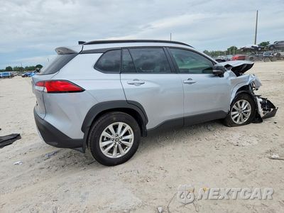 Trzecie zdjęcie samochodu z tyłu: 2025 TOYOTA COROLLA CROSS LE VIN:7MUCAAAGXSV146732 - miniatura