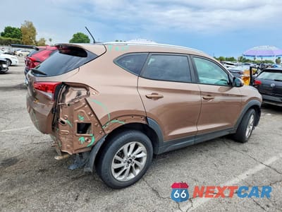 Trzecie zdjęcie samochodu z tyłu: 2016 HYUNDAI TUCSON SE VIN:KM8J33A42GU186895 - miniatura