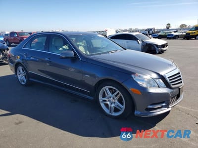 Czwarte zdjęcie samochodu z boku: 2012 MERCEDES-BENZ E 350 VIN:WDDHF5KB2CA603632 - miniatura