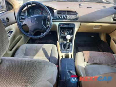 Zdjęcie 8 z 12 samochodu: 1995 HONDA ACCORD LX VIN:1HGCD5538SA044151 - miniatura