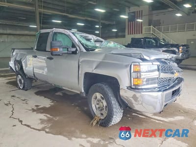 Czwarte zdjęcie samochodu z boku: 2019 CHEVROLET SILVERADO K2500 HEAVY DUTY VIN:2GC2KREG1K1210322 - miniatura