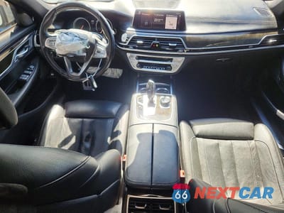 Zdjęcie 8 z 12 samochodu: 2019 BMW 740 I VIN:WBA7E2C55KB217440 - miniatura