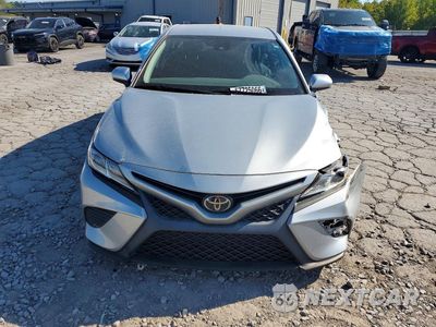 Piąte zdjęcie samochodu w środku: 2020 TOYOTA CAMRY SE VIN:4T1G11AK4LU974168 - miniatura