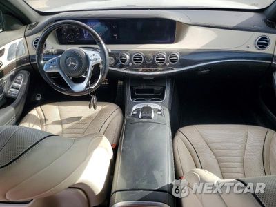 Zdjęcie 8 z 12 samochodu: 2018 MERCEDES-BENZ S 560 VIN:WDDUG8DB2JA367863 - miniatura