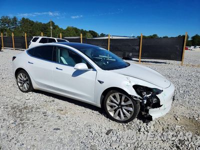 Czwarte zdjęcie samochodu z boku: 2018 TESLA MODEL 3 VIN:5YJ3E1EB8JF122493 - miniatura